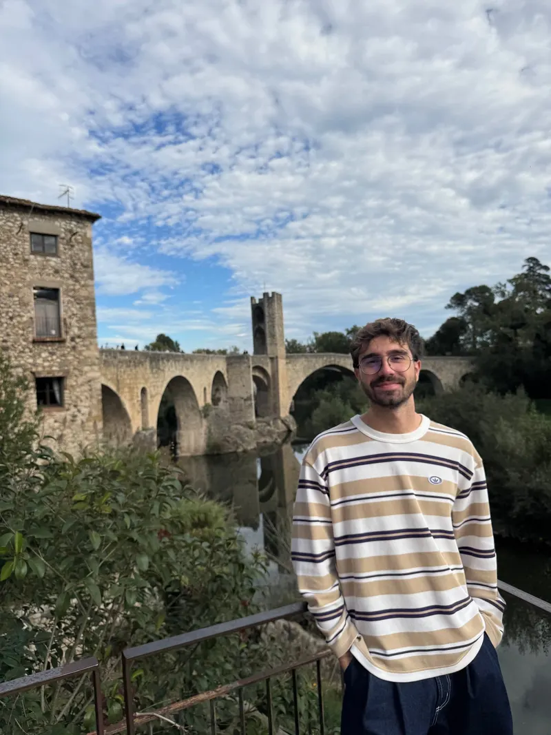 Another view with the Besalú bridge in the background
