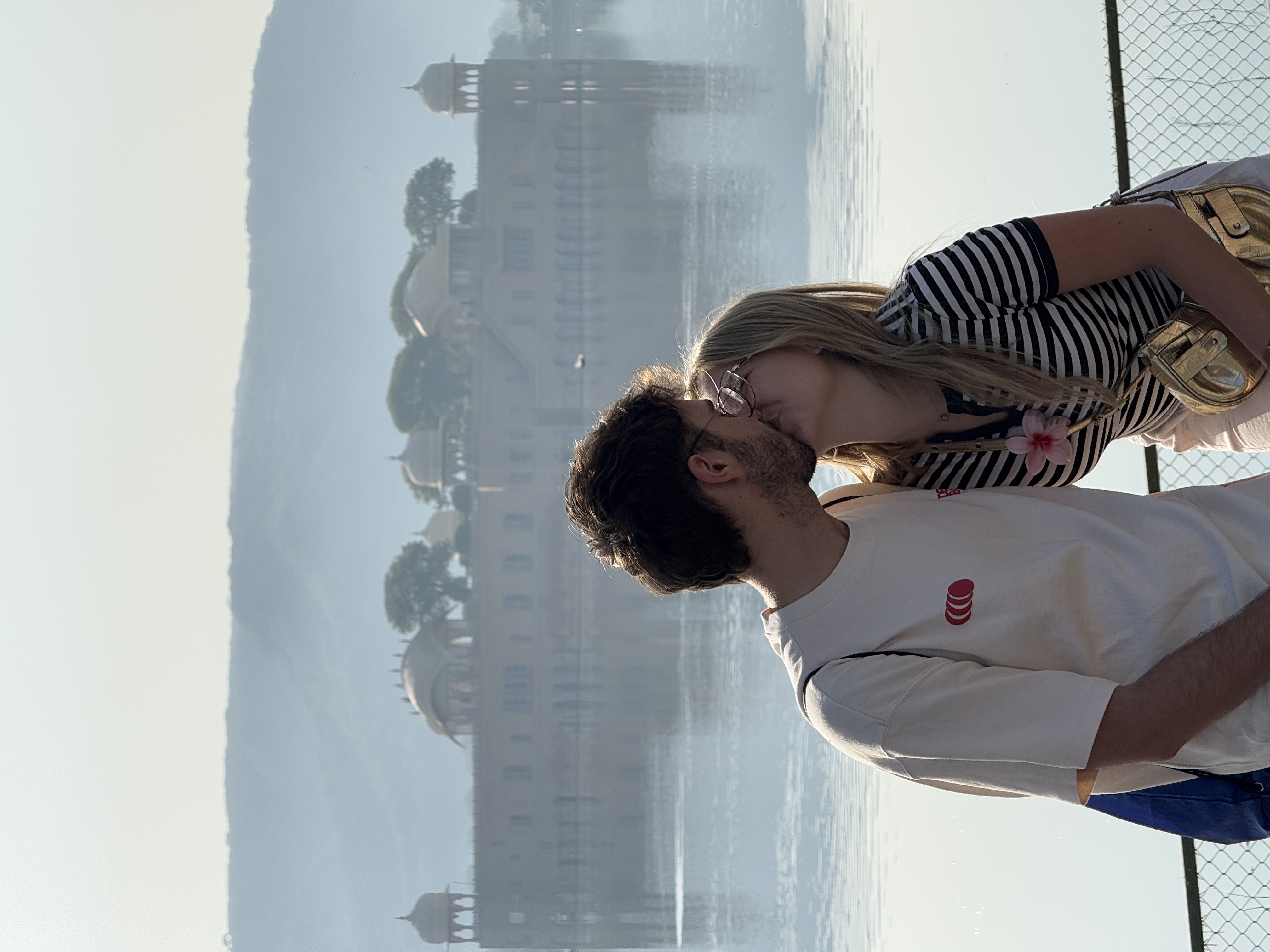 Kissing in front of Jal Mahal